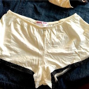 Grigio Italian cotton, silk and lace under shorts